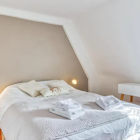 In Saint-samson-de-la-roq Saint-Samson-de-la-Roque